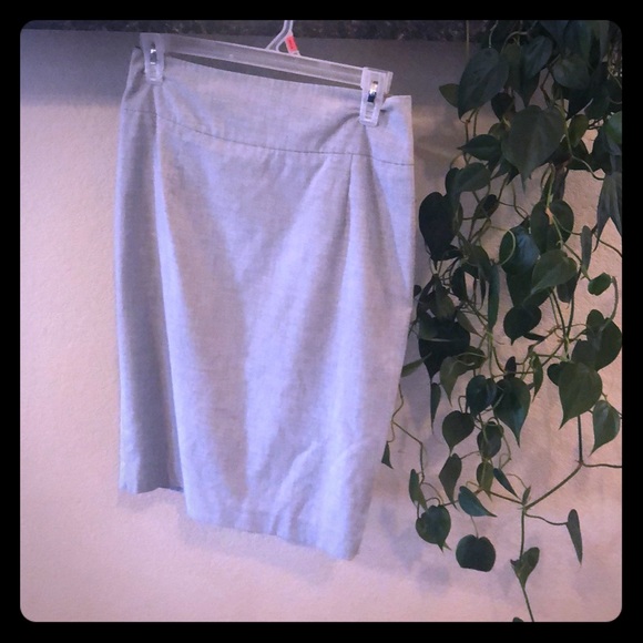 Good condition! Light heather gray pencil skirt. - Picture 1 of 3